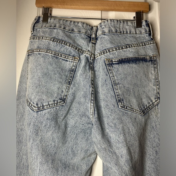 PrettyLittleThing Boyfriend Jeans - Picture 7 of 9